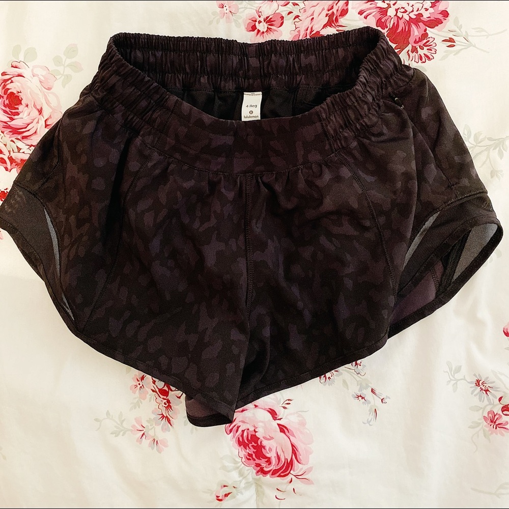Lululemon 2” shorts
